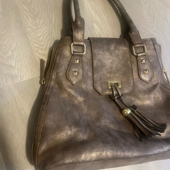 Imoshion Metallic Brown Shoulder Bag with Tassel - Picture 2 of 9